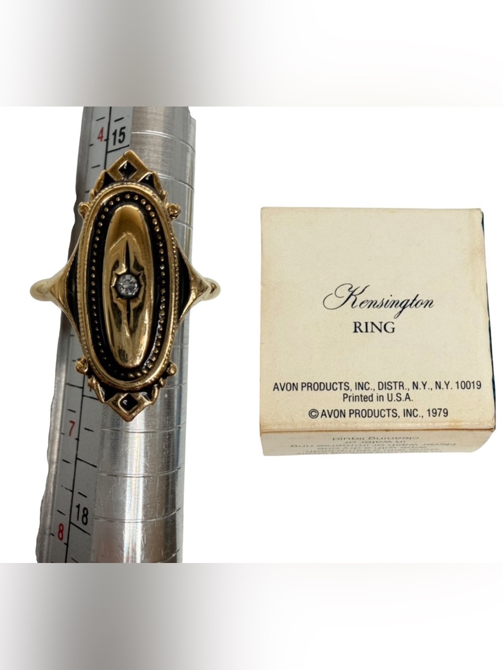 Avon Kensington Ring gold tone with box Victorian Revival 70s
